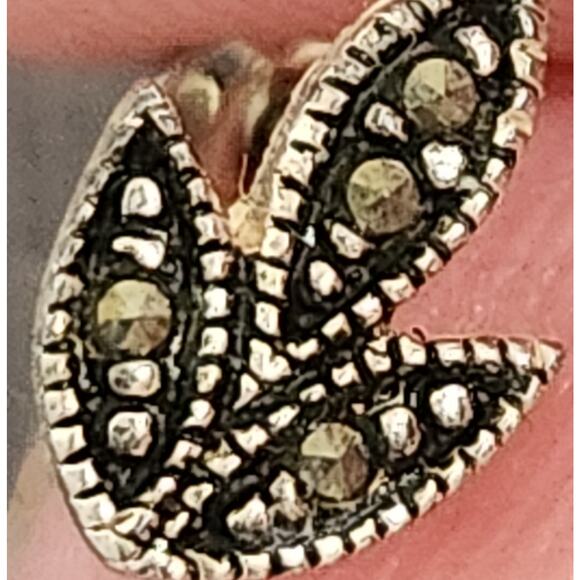 Vintage Black Silver Rhinestone Leaf Design Stud Earrings - Picture 4 of 4